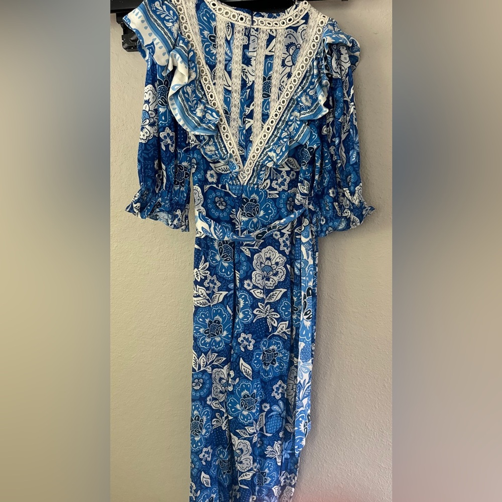 NWT Farm Rio Blue Floral Jumpsuit - Size Medium - Picture 6 of 7